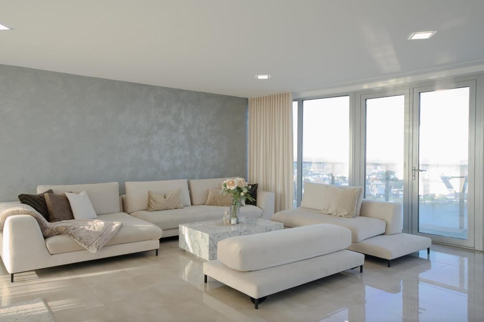 Luxusný Penthouse nad jazerami 230 m2, 2x garáž, WIFI Apartment in Bratislava Region, Slovakia