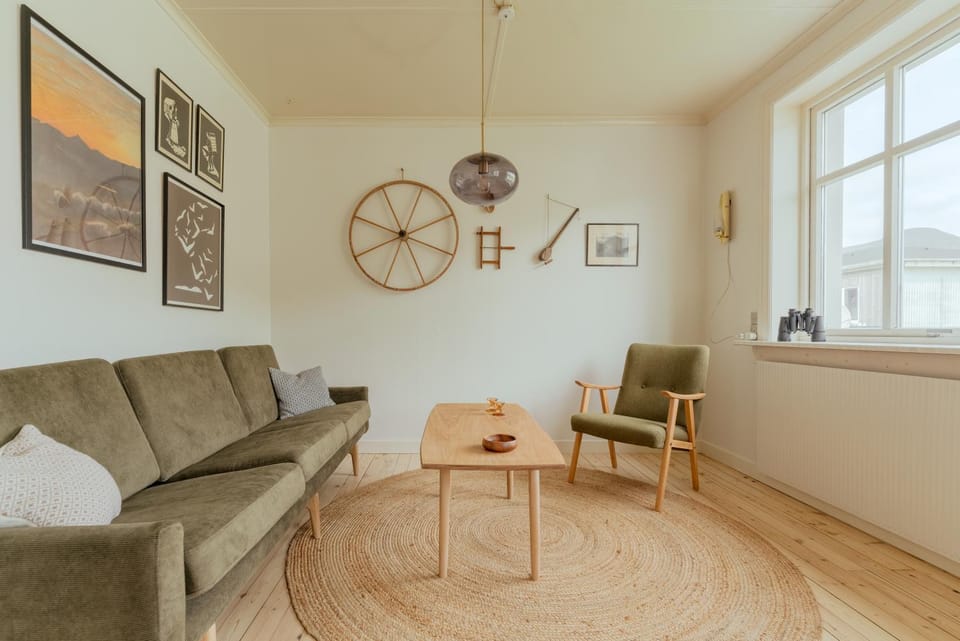 Living room, Seating area