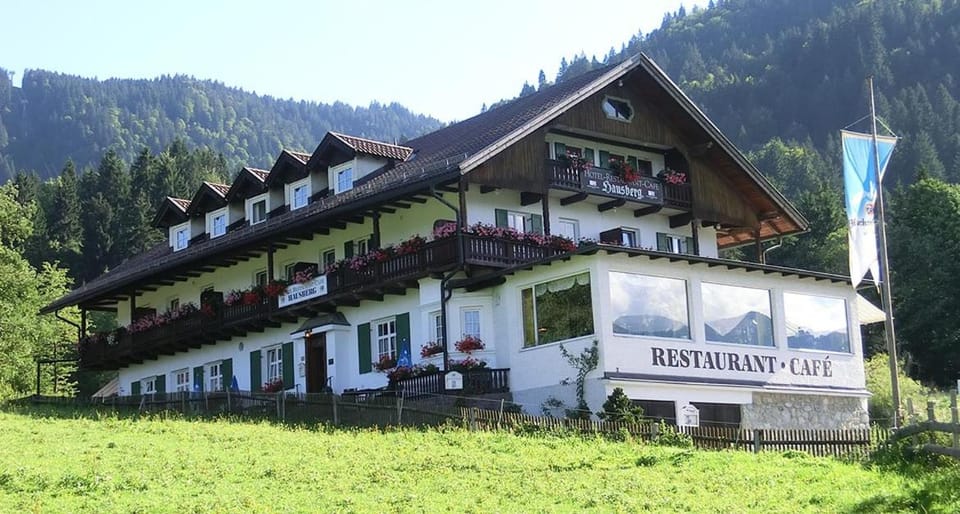 Property building, Restaurant/places to eat, Natural landscape, Mountain view, Breakfast