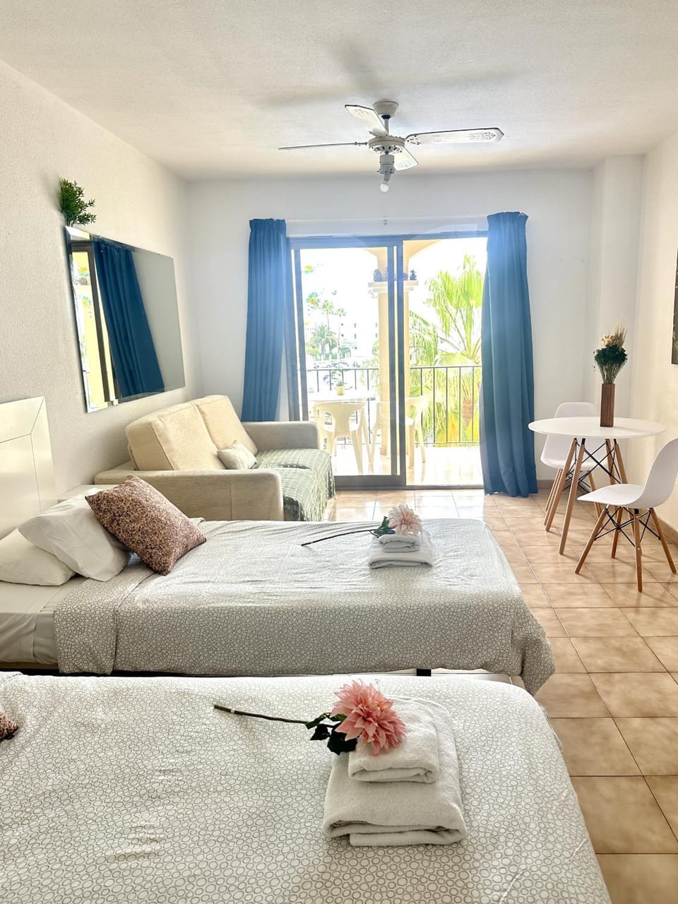 Pacific Harbor Pool View Apartment in Los Cristianos