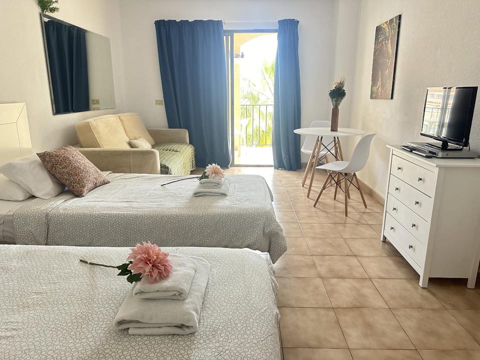 Pacific Harbor Pool View Apartment in Los Cristianos