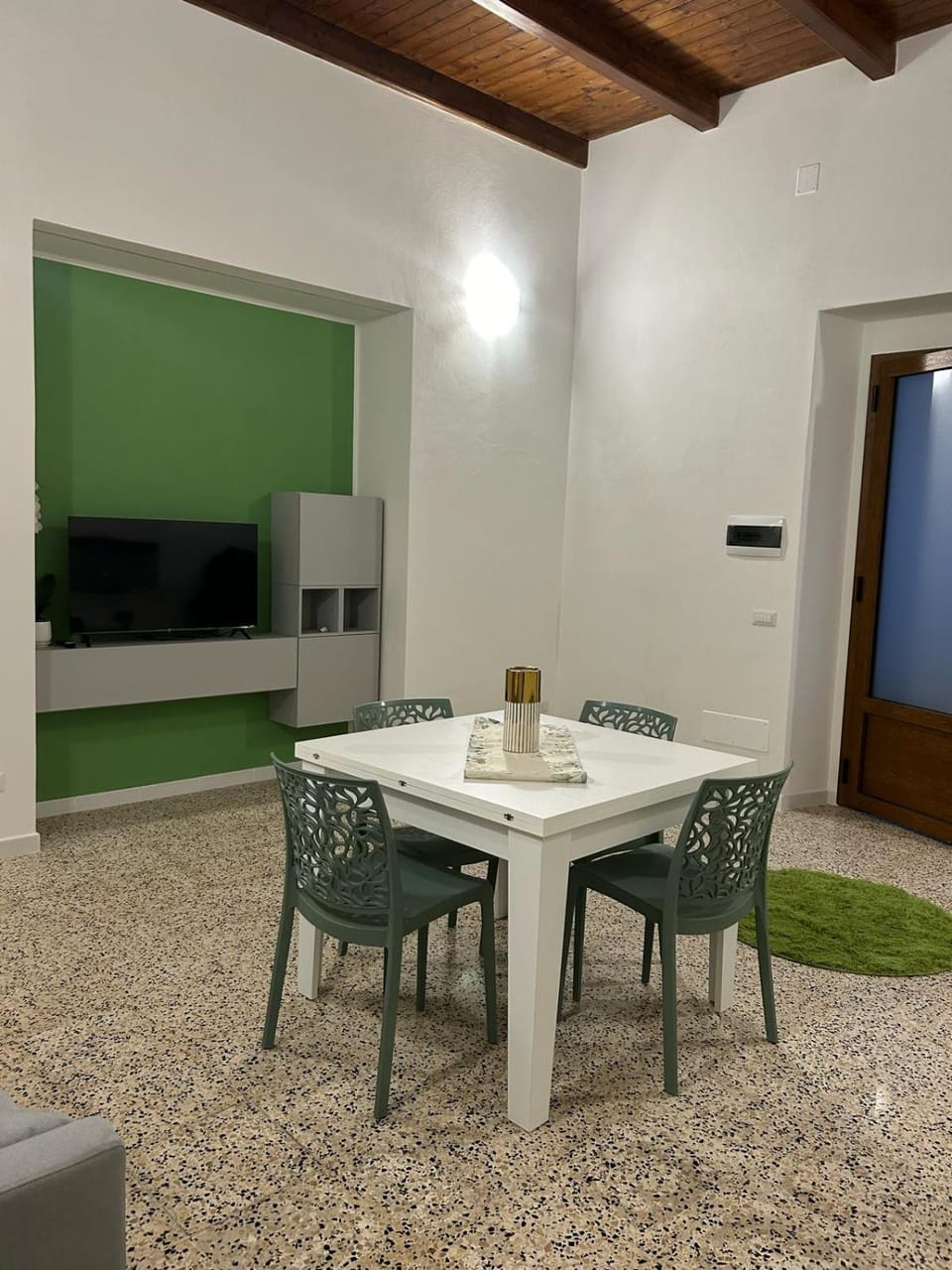 TV and multimedia, Living room, Dining area