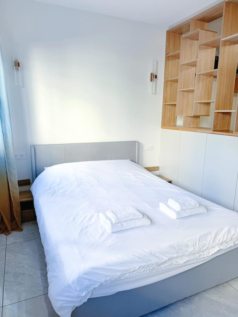 Elegant and Comfortable Studio Jouvenet Bed and Breakfast in Paris