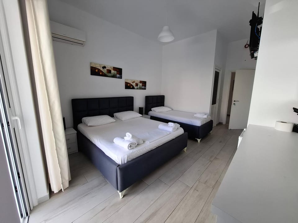 Deka-X Rooms Hotel in Sarandë
