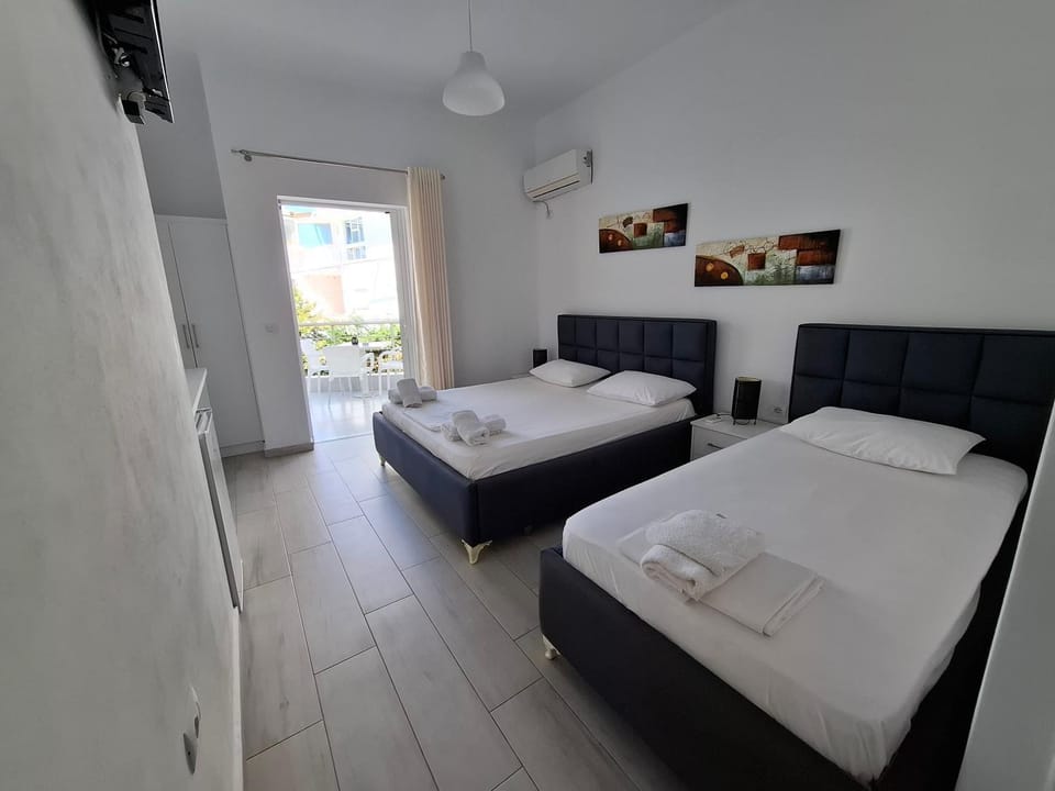 Deka-X Rooms Hotel in Sarandë