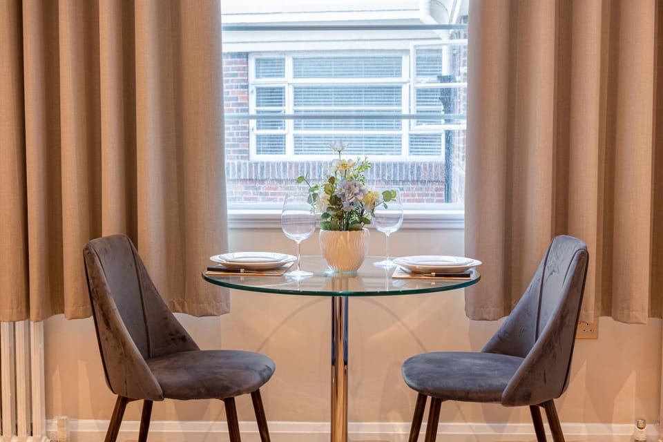 Charming Studio in Prestigious Chelsea Apartment in City of Westminster