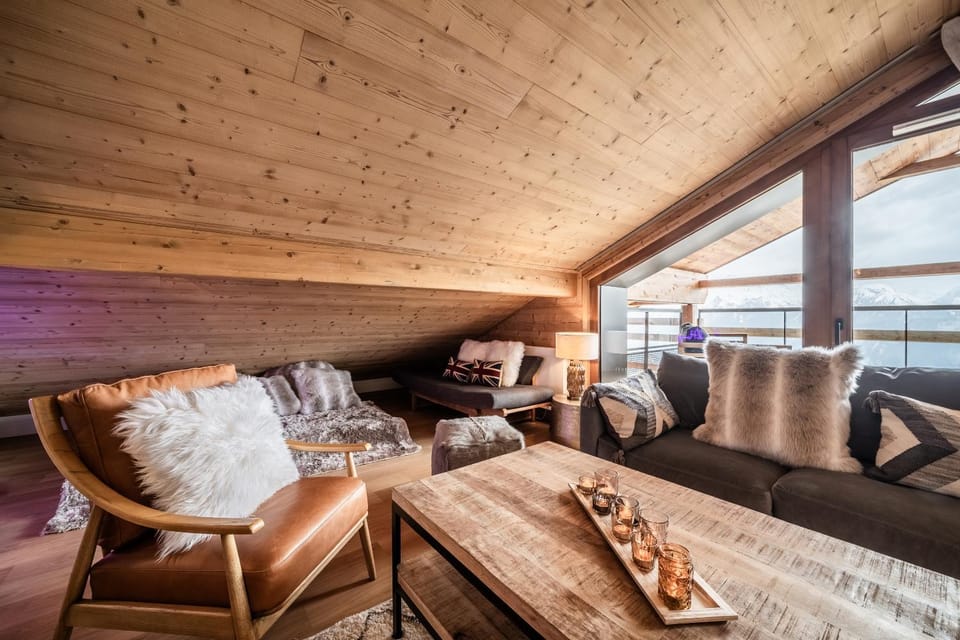 Living room, Seating area