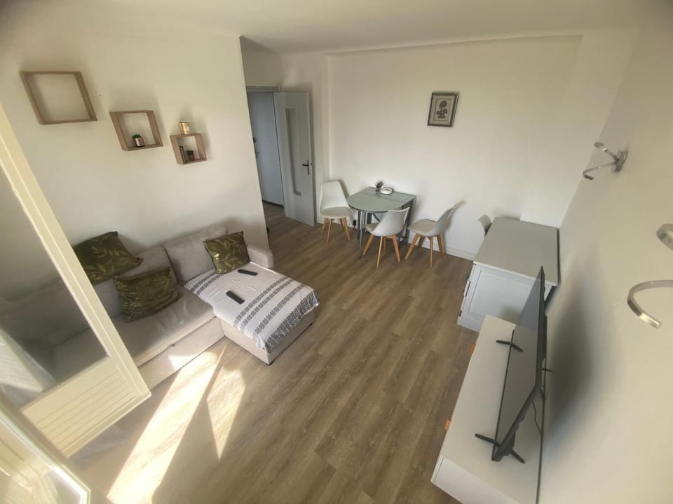 Appartement T2 clim, wifi, parking centre ville à 10mn, plage 20mn Apartment in Montpellier