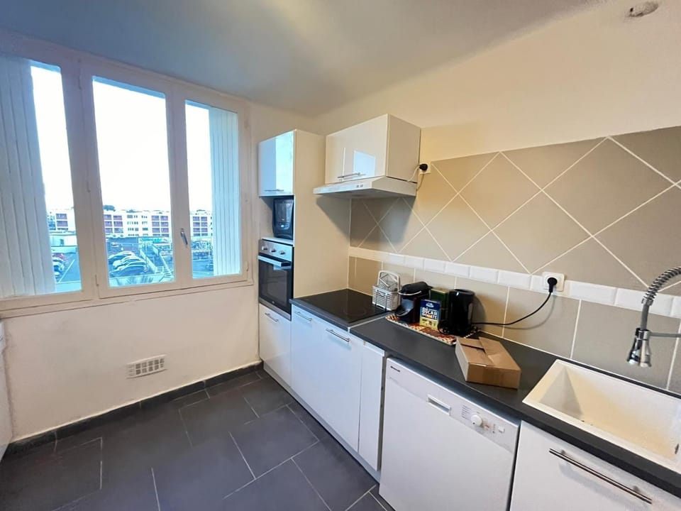 Appartement T2 clim, wifi, parking centre ville à 10mn, plage 20mn Apartment in Montpellier
