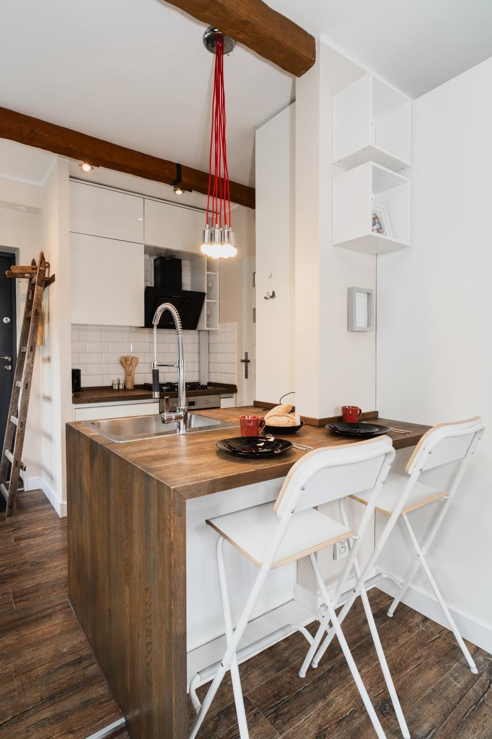 Kitchen or kitchenette, Dining area, stove