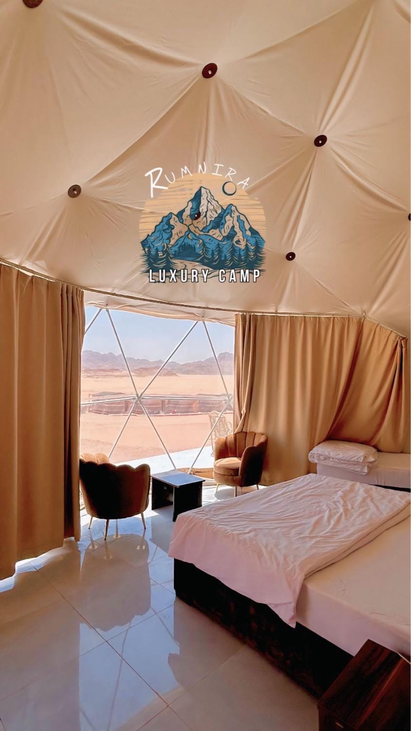 Bed, Natural landscape, Photo of the whole room, Bedroom