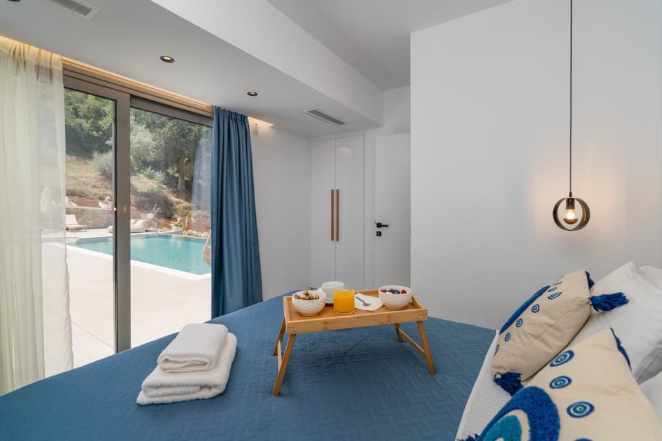 Bed, Bedroom, Pool view
