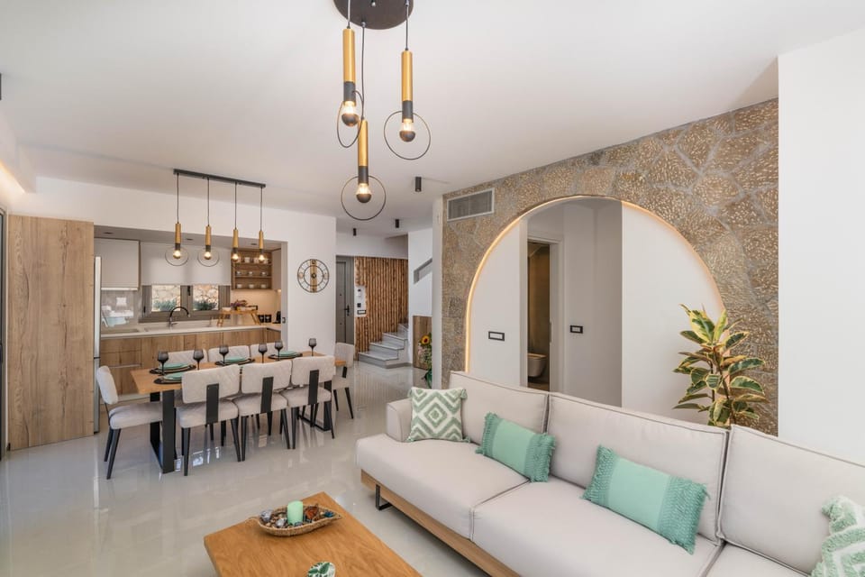 Kitchen or kitchenette, Living room, Seating area, Dining area