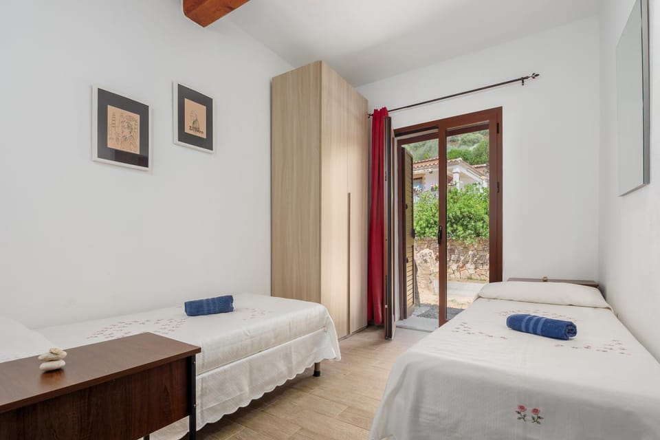 Property building, Living room, Bedroom