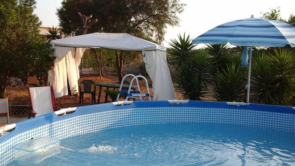 Day, Natural landscape, Garden, Pool view, Swimming pool, sunbed