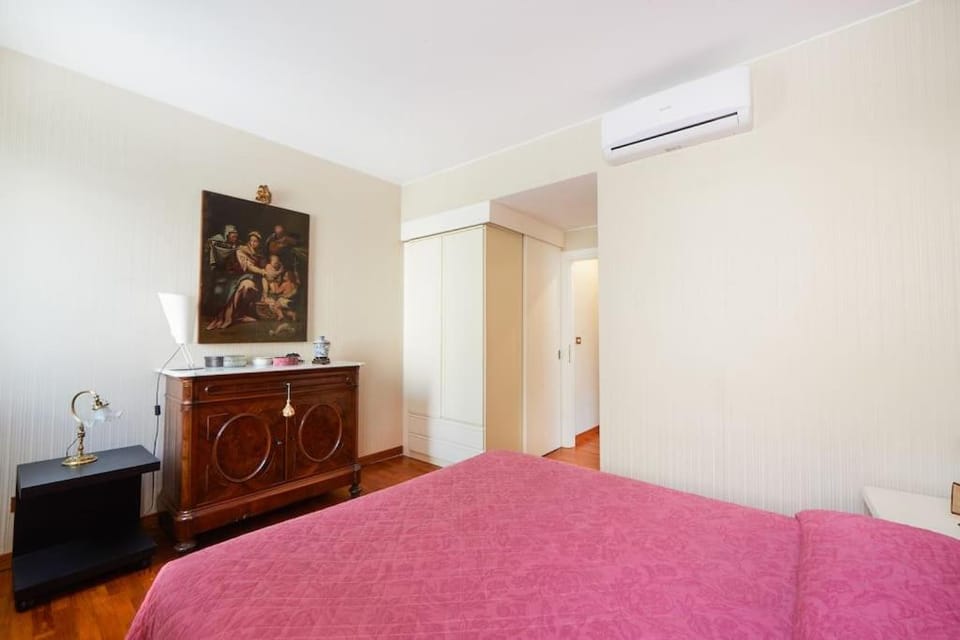 Ca' del Pittore in Dorsoduro, elegant Fine Arts district Apartment in Lido di Venezia