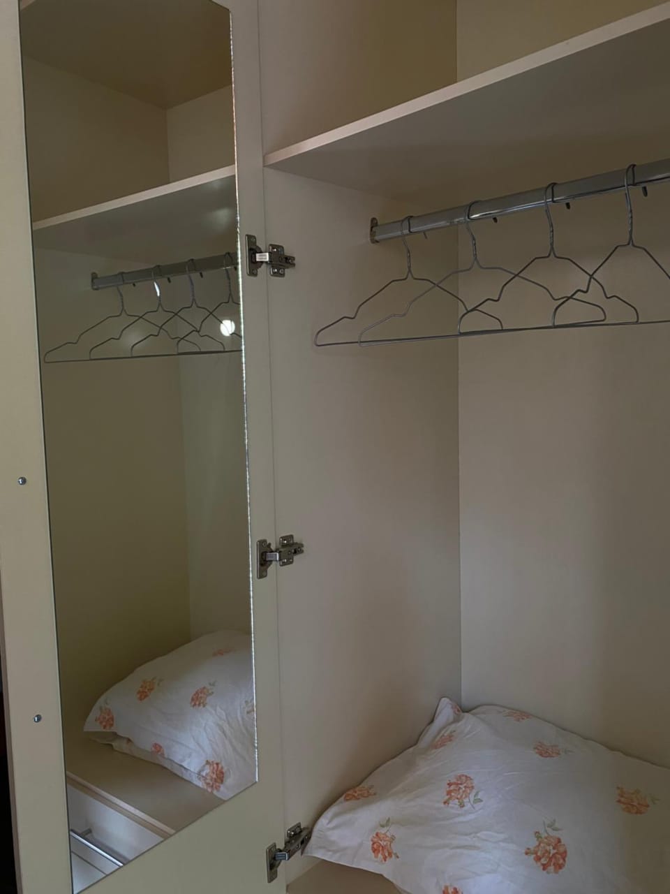 Bedroom, wardrobe
