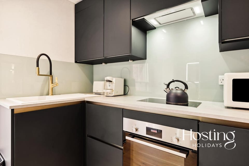 Kitchen or kitchenette, oven, stove