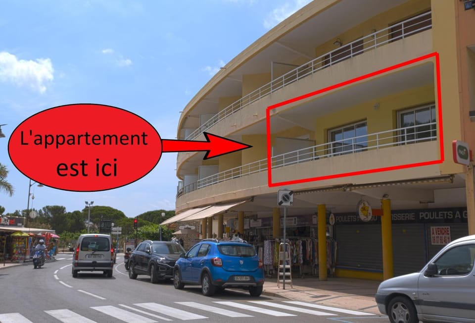 Superbe T2 4 étoiles climatisé Favière refait à neuf Apartment in Bormes-les-Mimosas