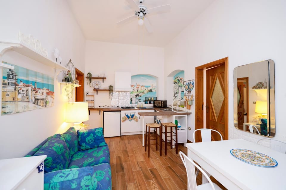 Communal lounge/ TV room, Kitchen or kitchenette, Lounge or bar, kitchen