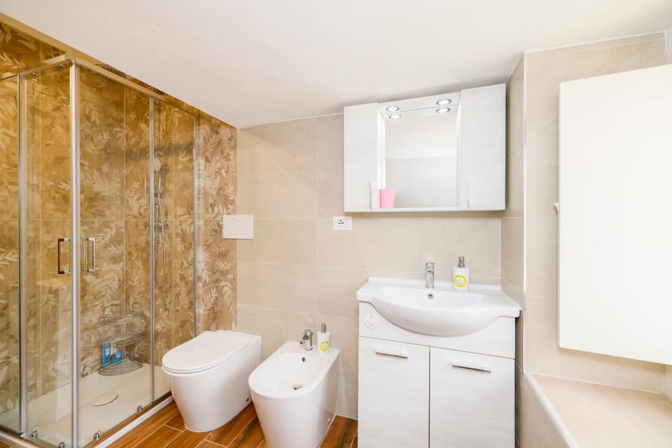 Shower, Bathroom, bidet, washing machine, washing machine