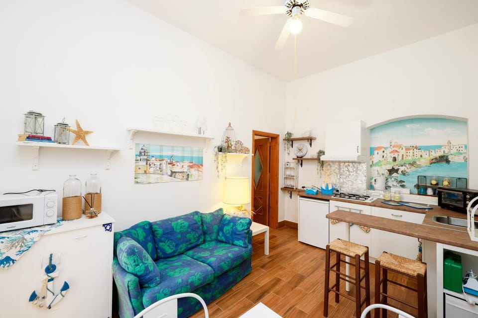 Communal lounge/ TV room, Lounge or bar, kitchen, kitchen