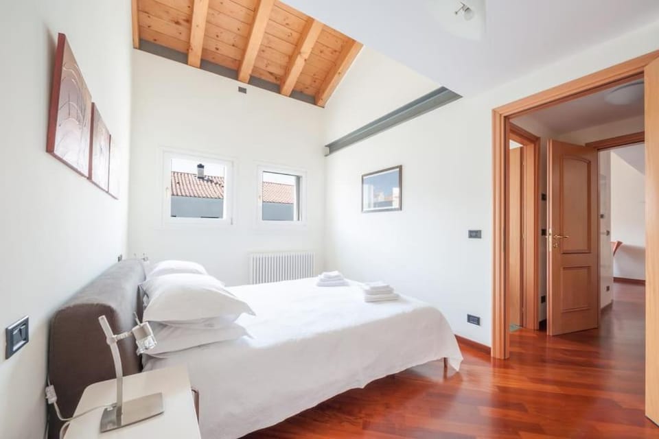 Ca' Altanella, amazing views from the terrace! Apartment in Lido di Venezia