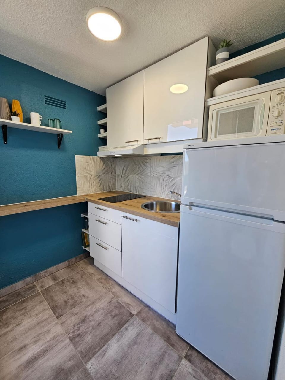 Kitchen or kitchenette