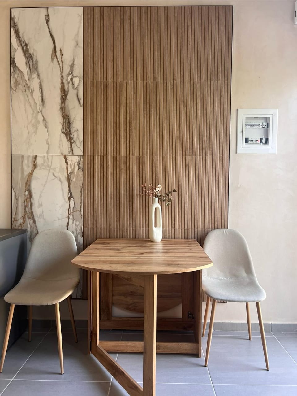 Seating area, Dining area