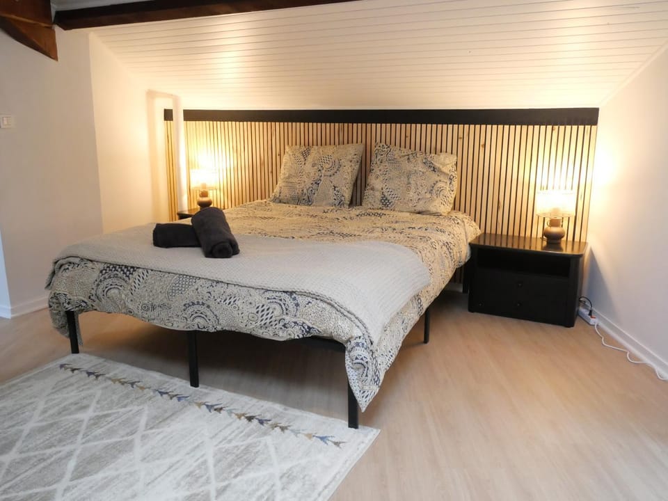 Bed, Photo of the whole room, Bedroom