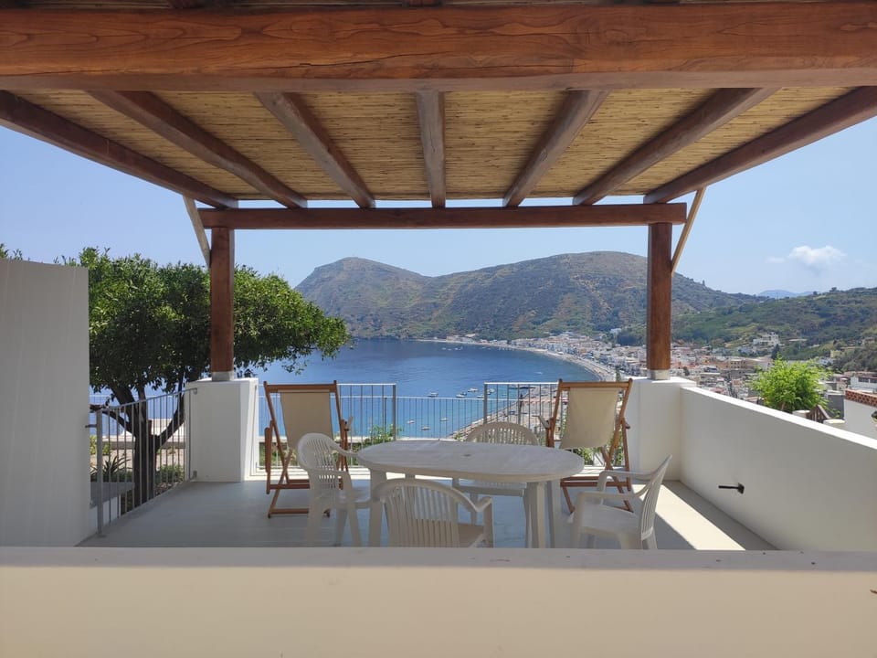View (from property/room), Balcony/Terrace, Sea view