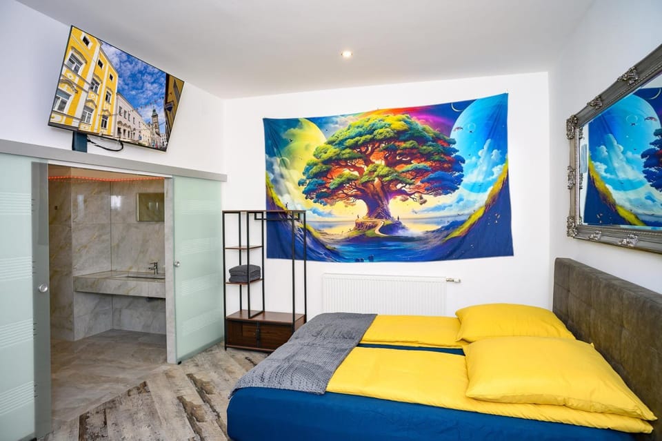 TV and multimedia, Photo of the whole room, Decorative detail