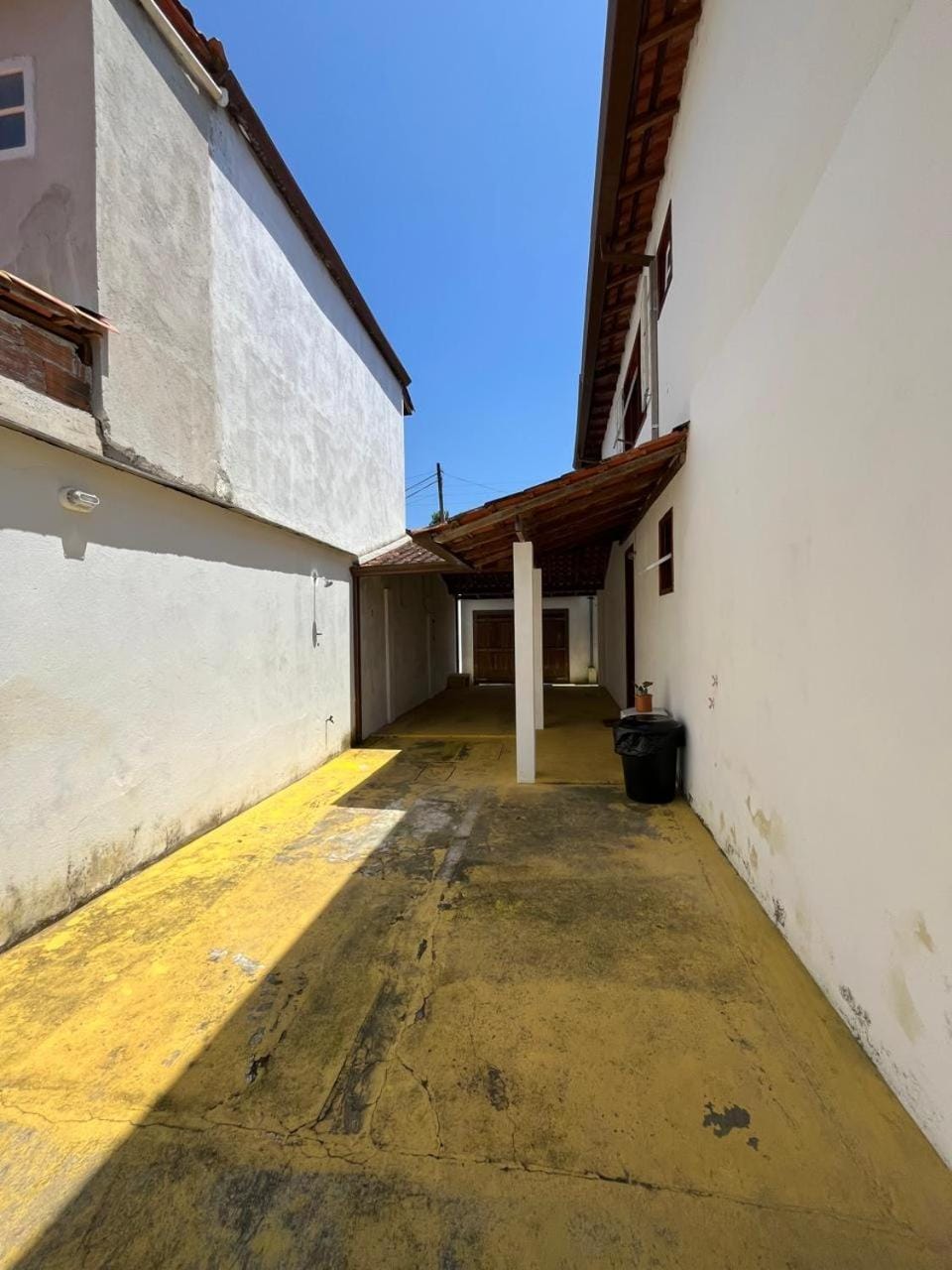 Inner courtyard view, Parking