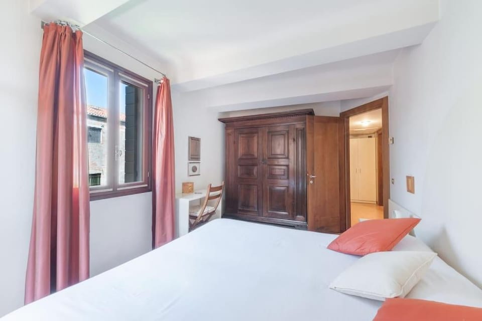 Ca' de la Comare, relaxing and elegant apartment on Canal Grande Apartment in Venice