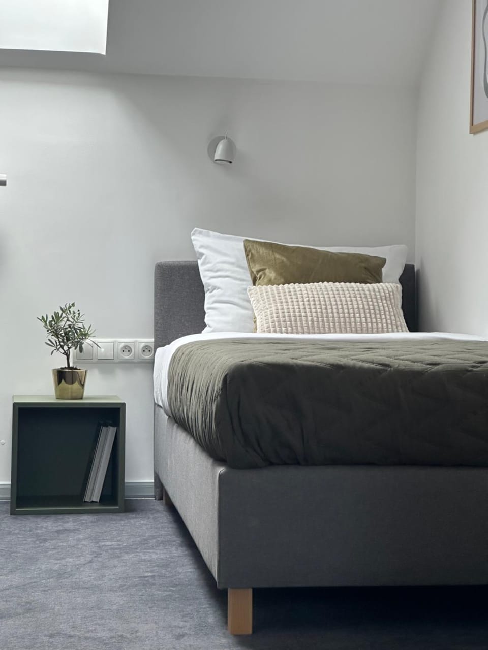 Bed, Photo of the whole room