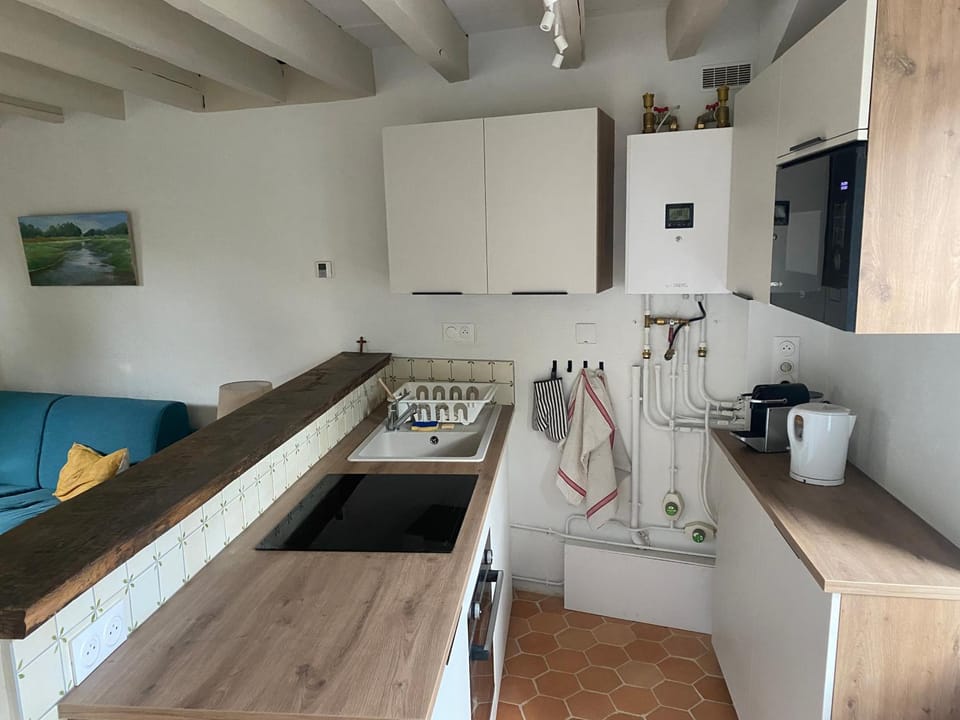 Kitchen or kitchenette