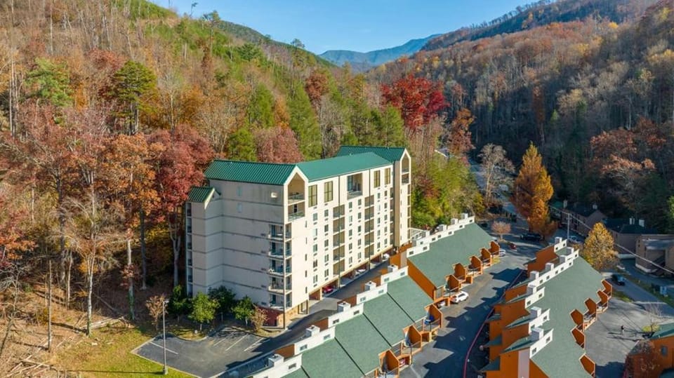 Great LocationWalk to Downtown House in Gatlinburg
