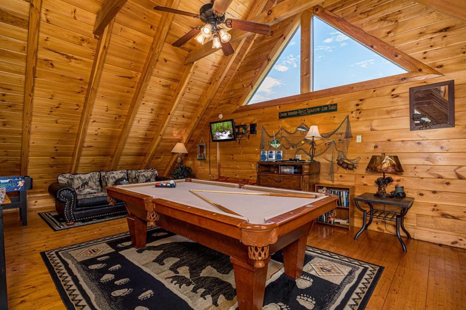 Moose-Behaving by Eden Crest Chalet in Pigeon Forge