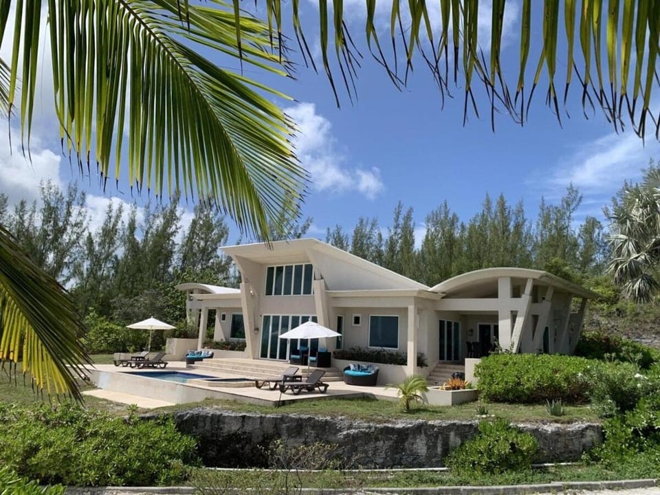 Sky Beach Club Rock House home House in North Eleuthera