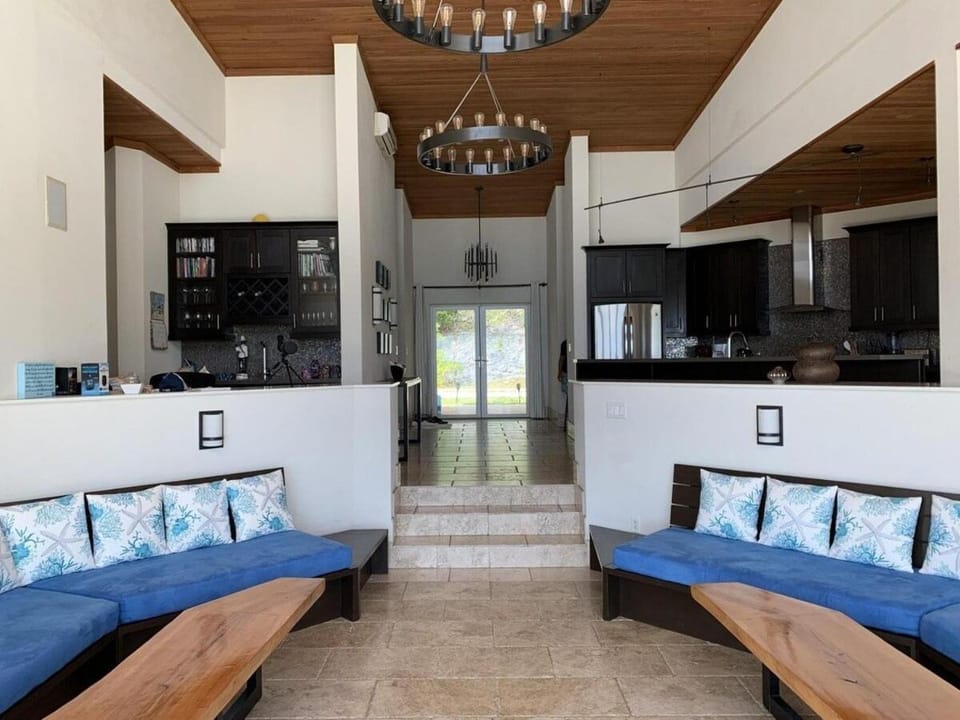 Sky Beach Club Rock House home House in North Eleuthera