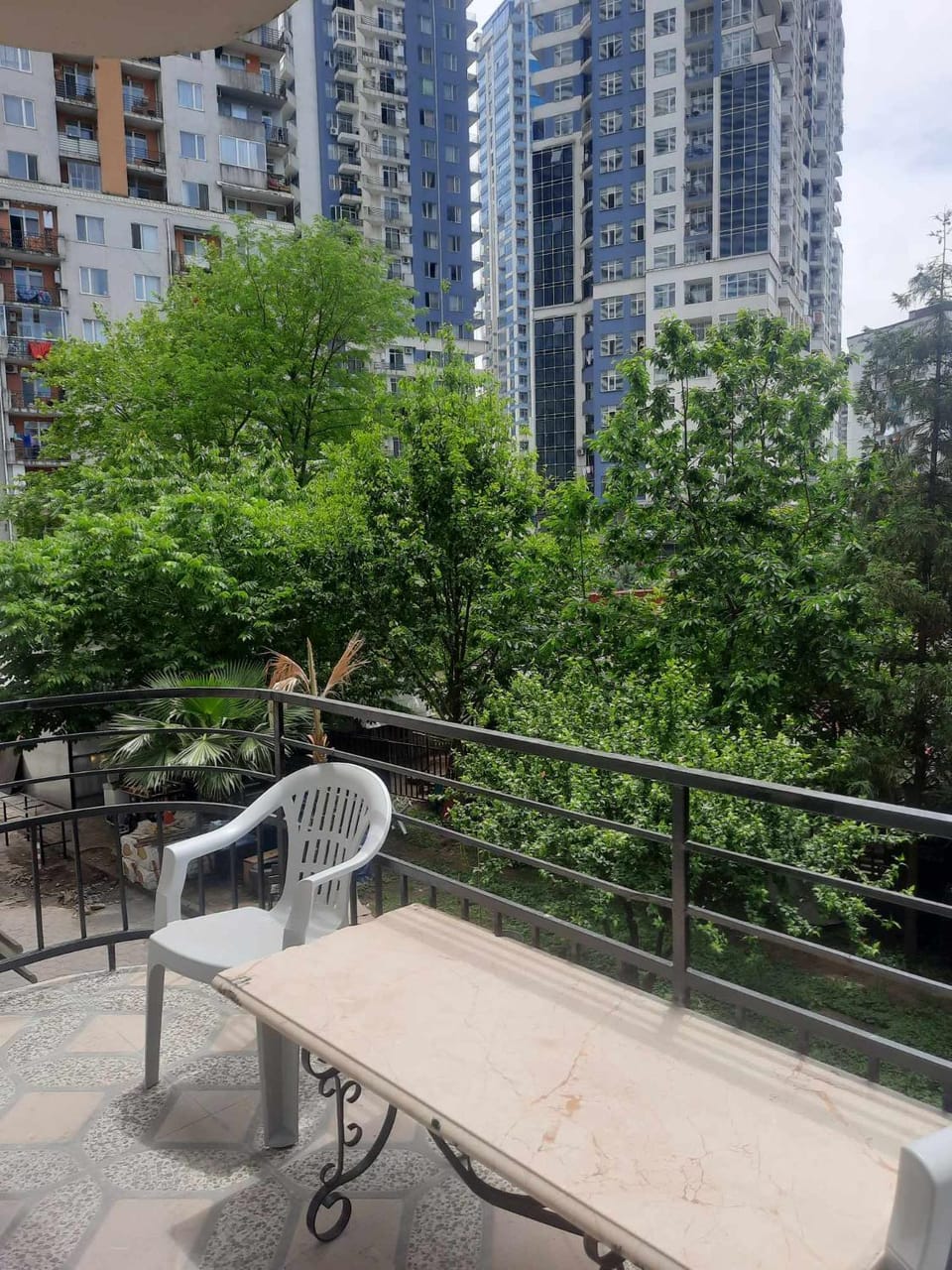 Property building, Garden, View (from property/room), Balcony/Terrace, City view, Garden view