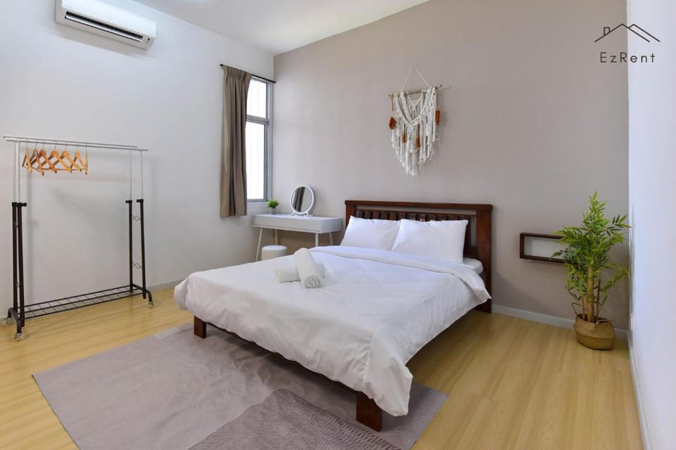 Taiping Highest Penthouse 5BR with Swimming Pool & Netflix WiFi near Lake Garden Zoo Apartment in Perak