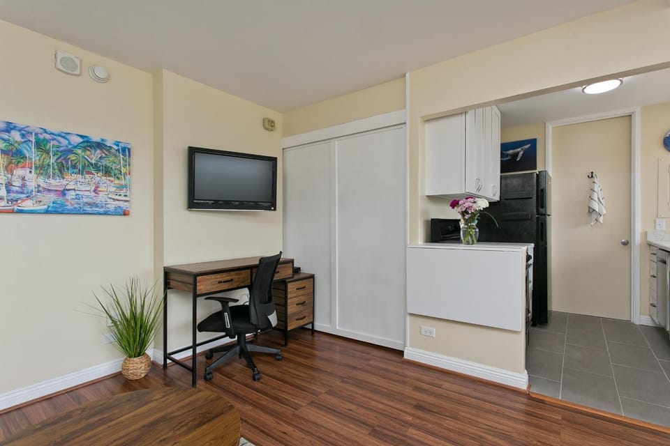 Waikiki Oasis 1-Bedroom on Nahua Apartment in Honolulu