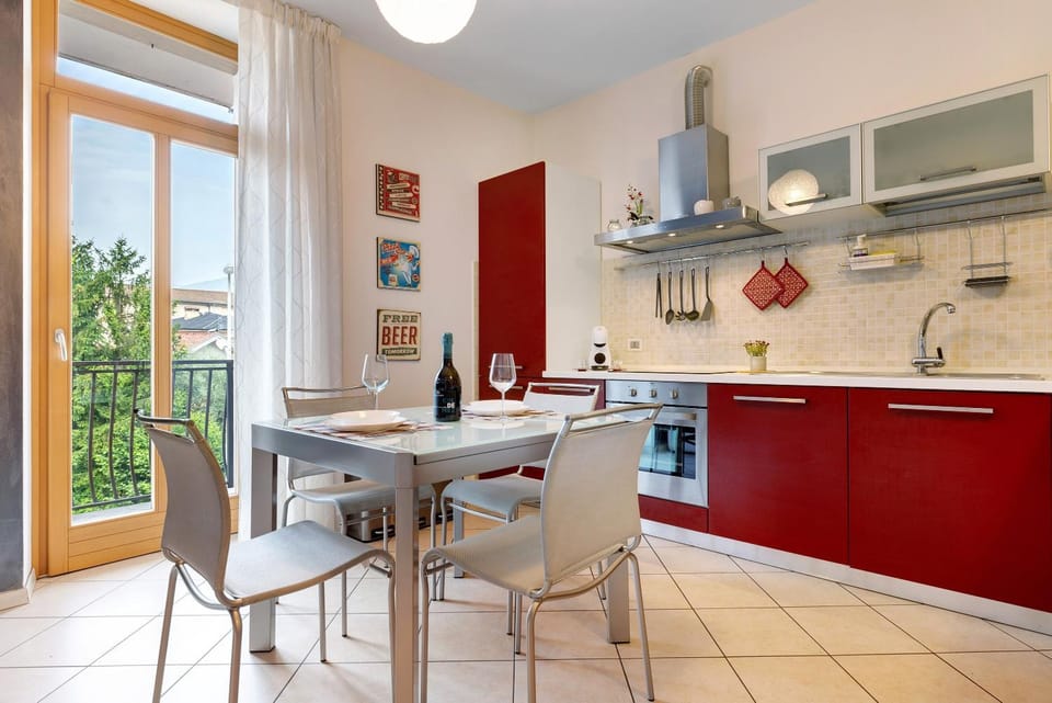 Property building, Kitchen or kitchenette, Living room