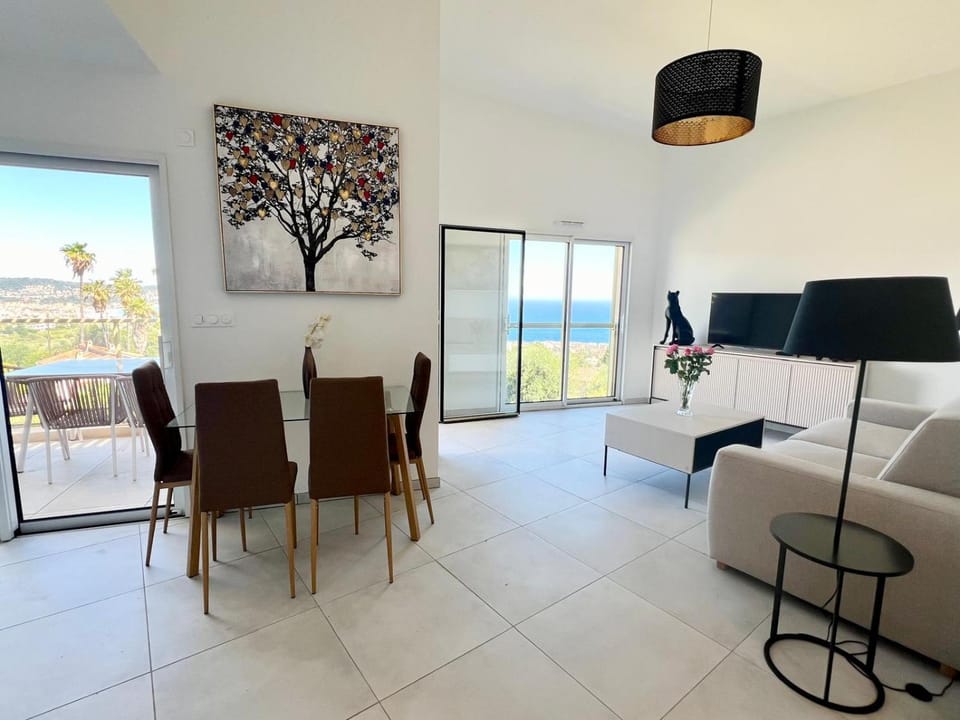 TV and multimedia, View (from property/room), Balcony/Terrace, Living room, Dining area