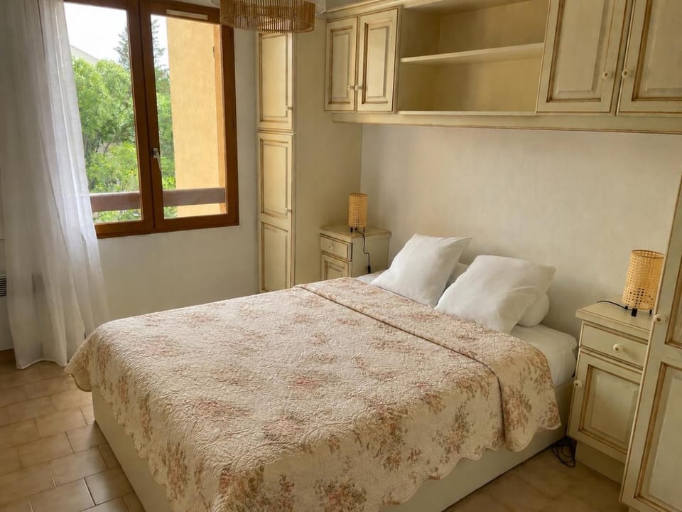 Appartement T2 avec piscine Apartment in Sanary-sur-Mer