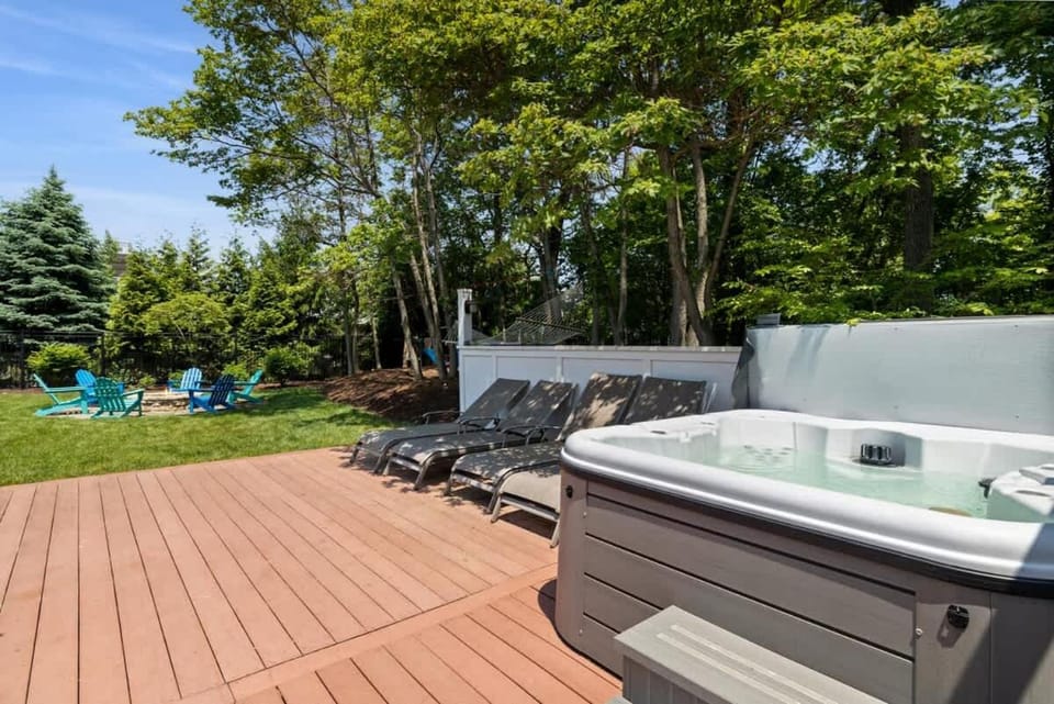Main Destination by Juniper Holiday + Home House in Grand Beach
