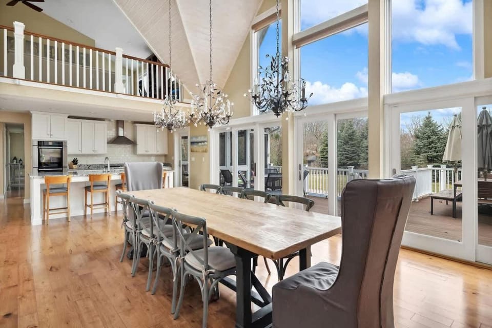 Main Destination by Juniper Holiday + Home House in Grand Beach