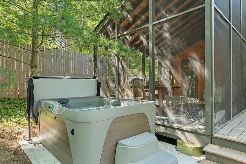 Meadow Pines by Juniper Holiday + Home House in Michiana Shores