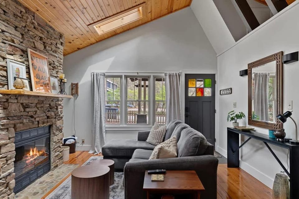 Meadow Pines by Juniper Holiday + Home House in Michiana Shores
